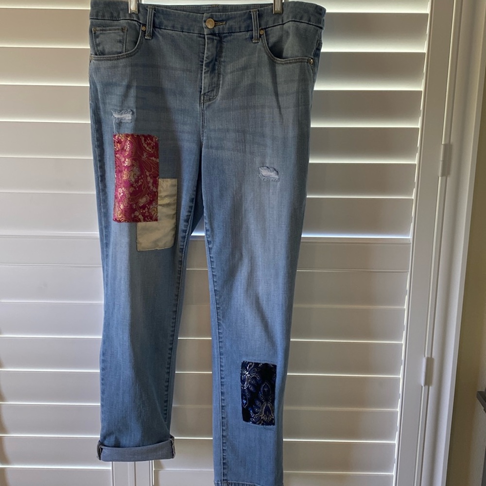 Chicos so slimming girlfriend jeans. Size 2 (12) ankle length